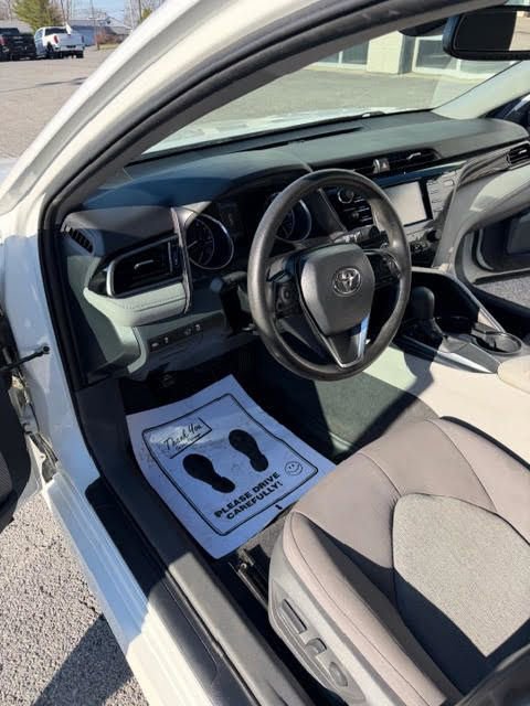 Used 2020 Toyota Camry LE w/ Convenience Package image 15