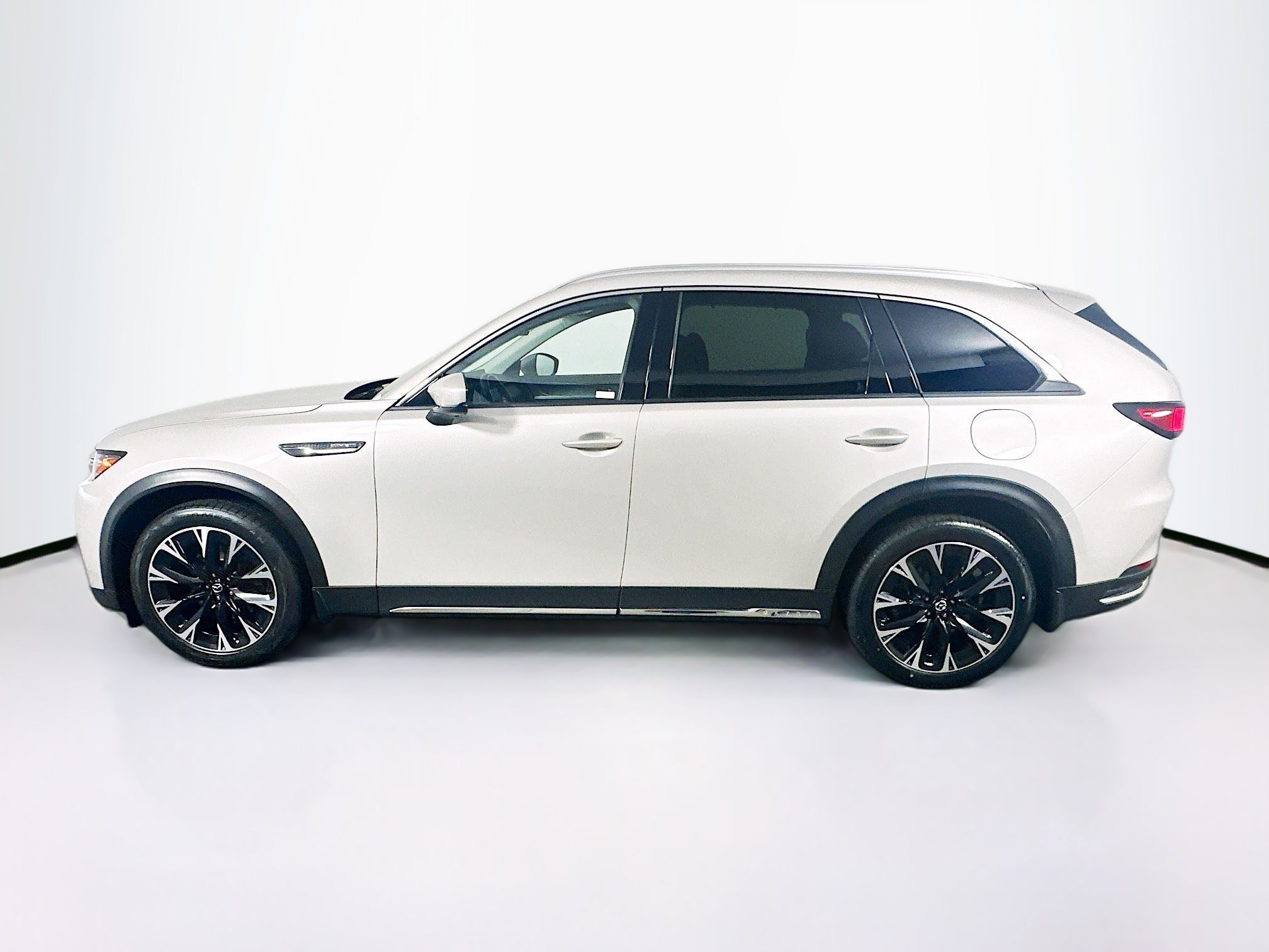 Used 2024 MAZDA CX-90 Plug-In Hybrid w/ Premium Pkg AWD/4WD image 4