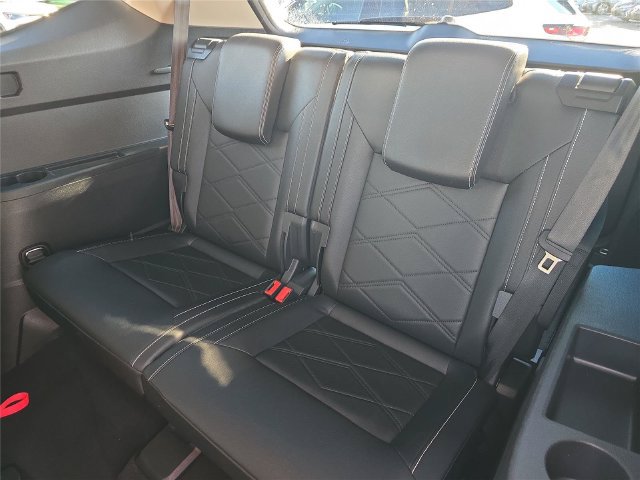 Used 2025 Volkswagen Atlas SE AWD/4WD image 10