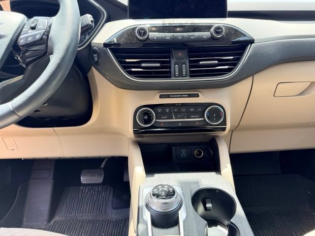 Used 2022 Ford Escape SE w/ SE Sport Appearance Package AWD/4WD image 13