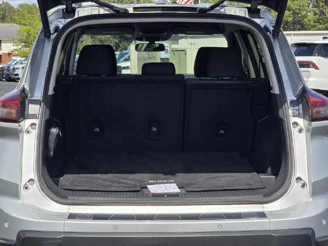 Used 2024 Nissan Rogue SV FWD image 28