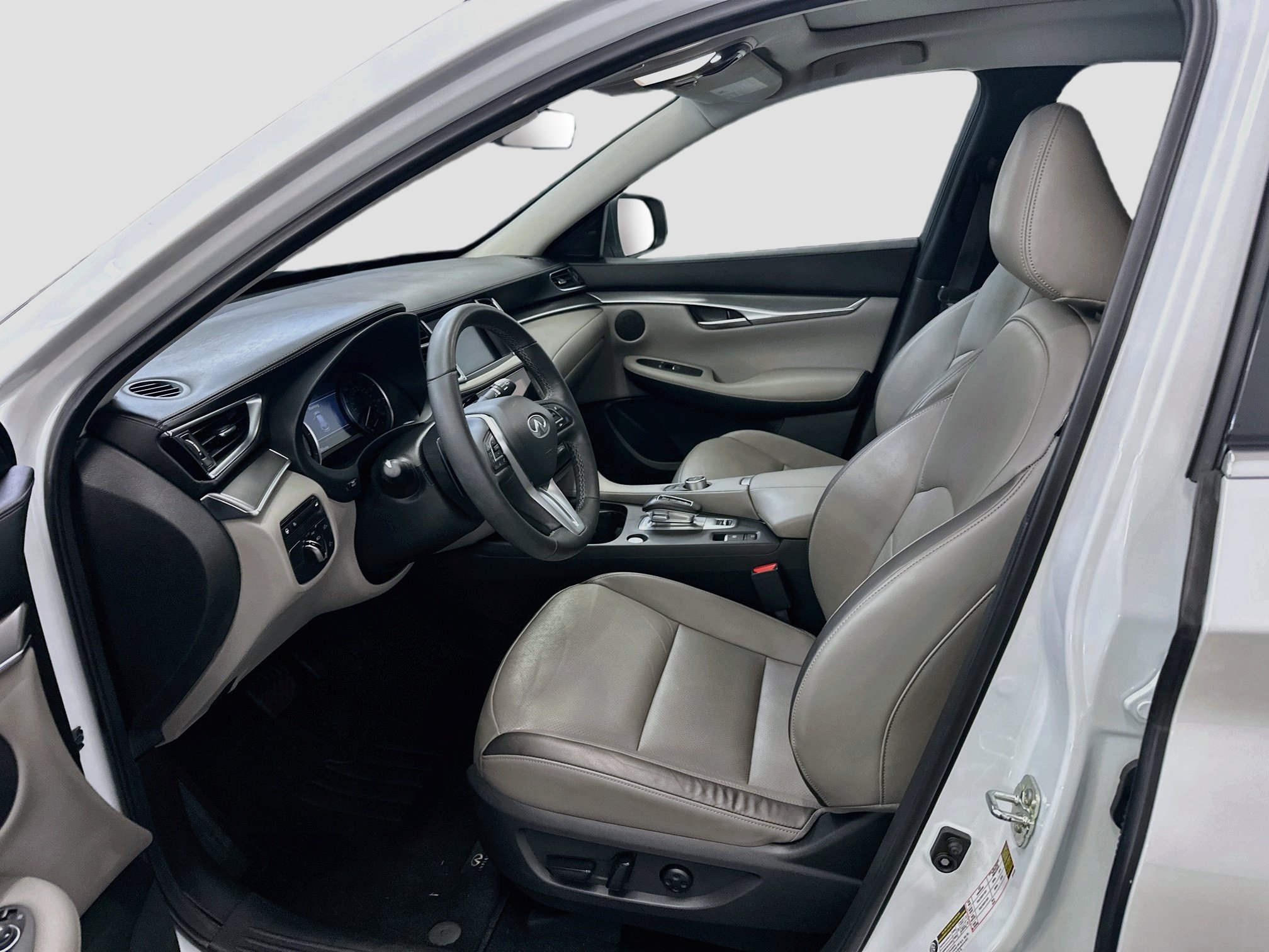 Used 2023 INFINITI QX50 Luxe AWD/4WD image 13