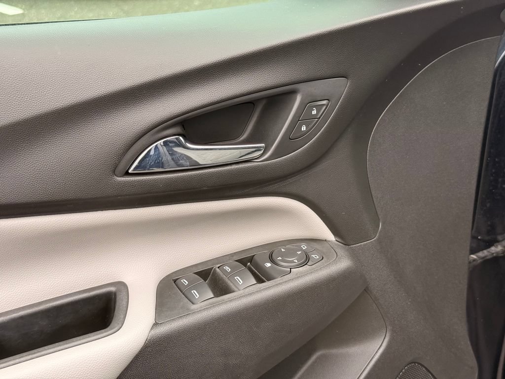 Used 2020 Chevrolet Equinox LS w/ LPO, Cargo Package AWD/4WD image 22