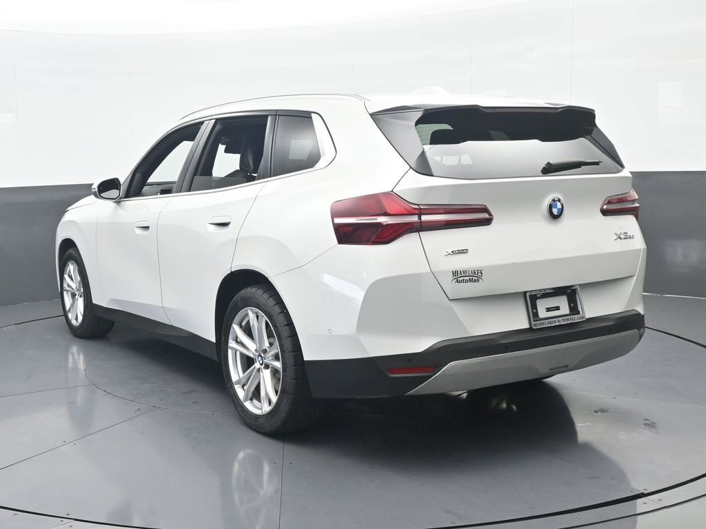 Used 2025 BMW X3 xDrive30i AWD/4WD image 4