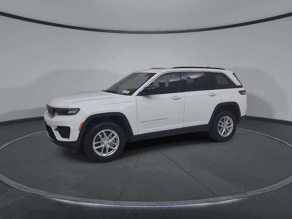 Certified 2026 Jeep Grand Cherokee Laredo X AWD/4WD image 8