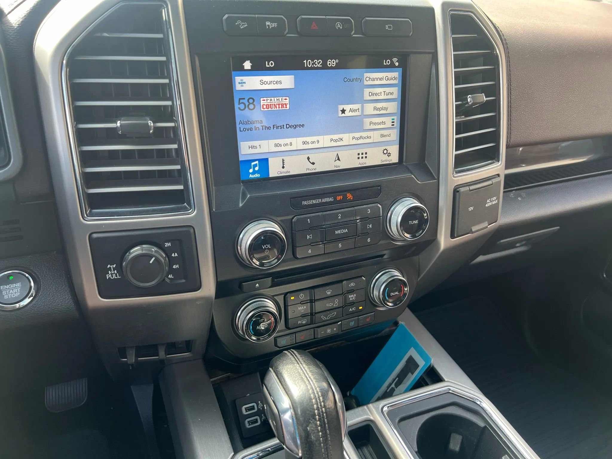 Used 2017 Ford F150 Platinum w/ Equipment Group 701A Luxury image 19