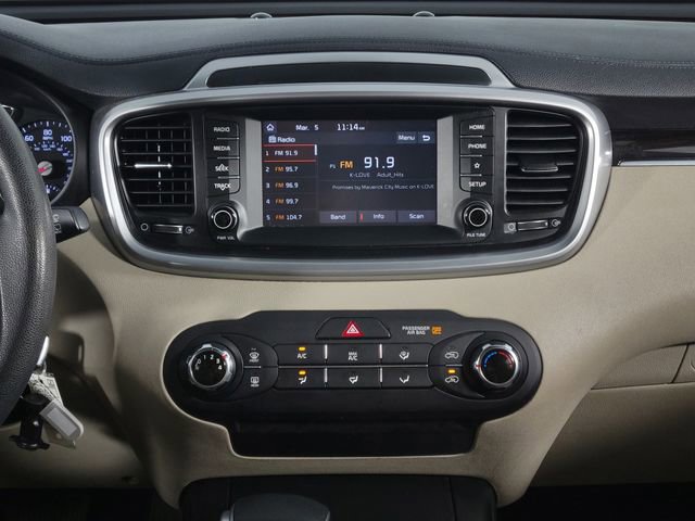 Used 2020 Kia Sorento LX image 24