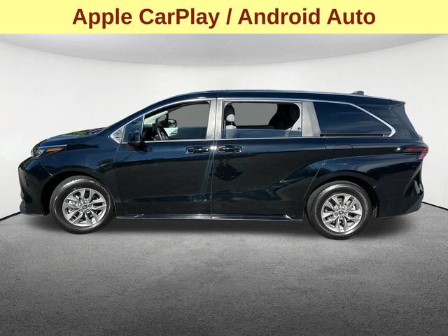Used 2026 Toyota Sienna LE FWD image 6