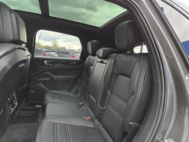 Used 2020 Porsche Cayenne AWD/4WD image 19