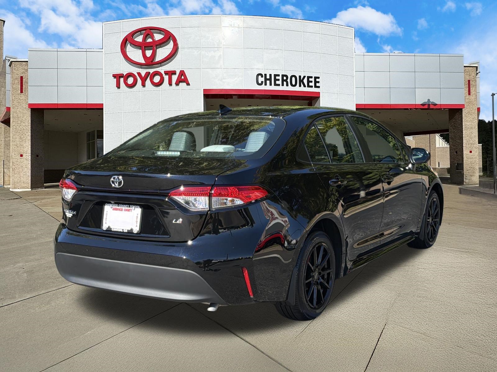 Used 2026 Toyota Corolla LE FWD image 5