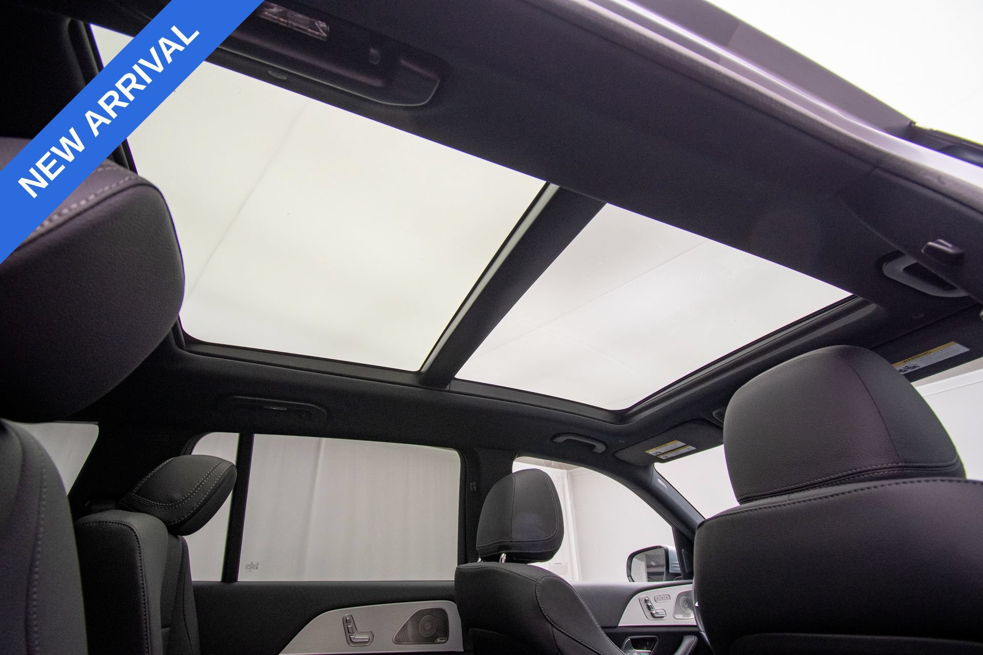 Used 2025 Mercedes-Benz GLS 450 4MATIC image 36
