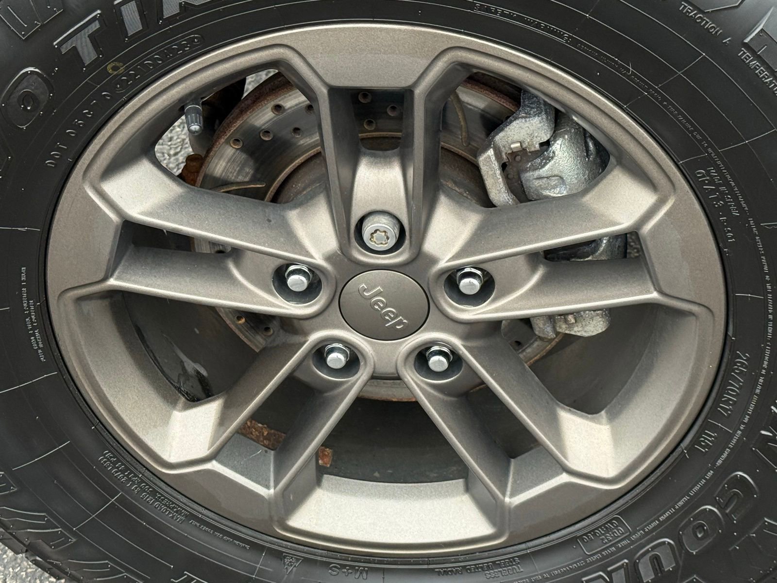 Used 2016 Jeep Wrangler Unlimited Sahara image 10