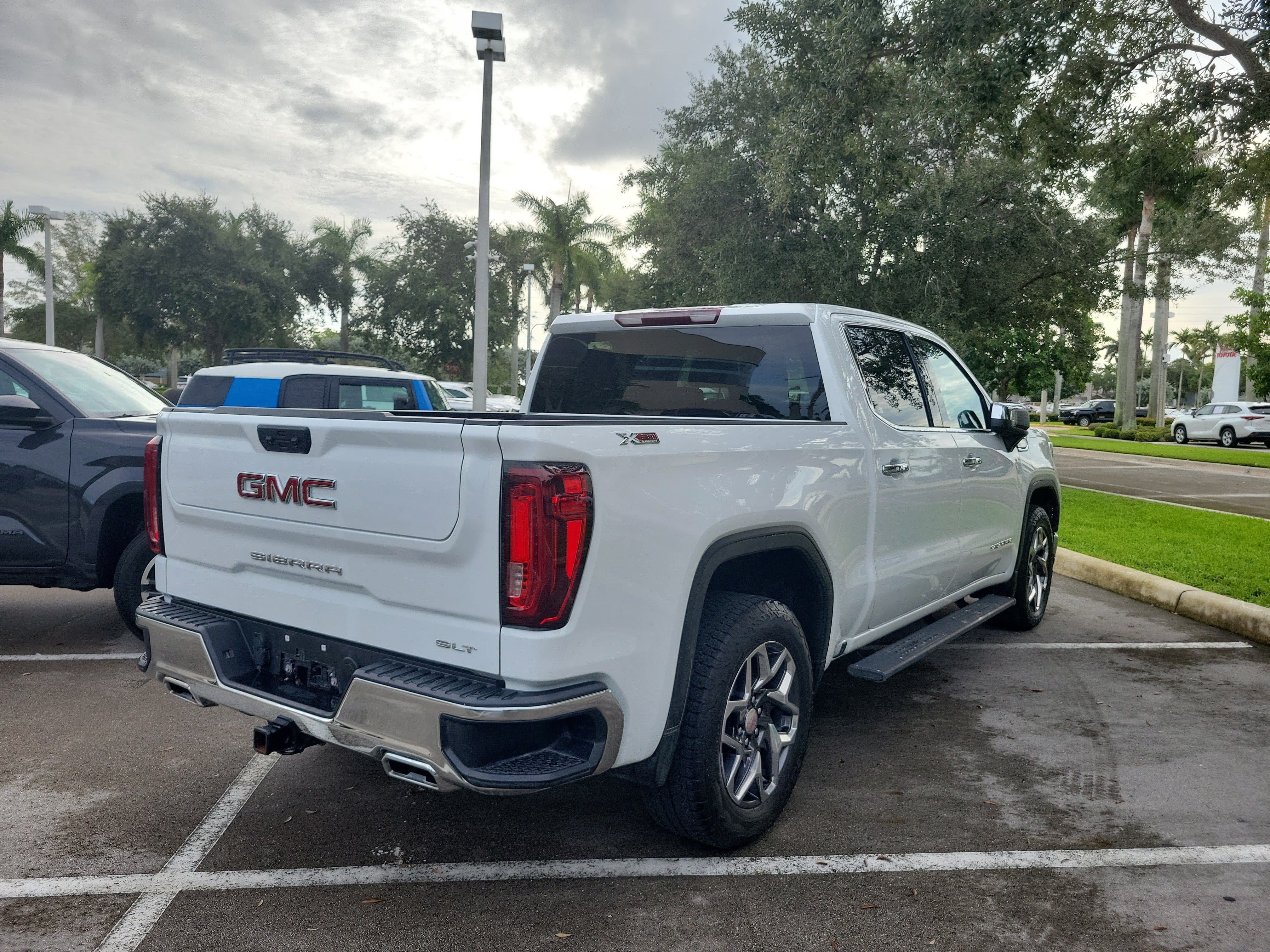 Used 2024 GMC Sierra 1500 SLT AWD/4WD image 7