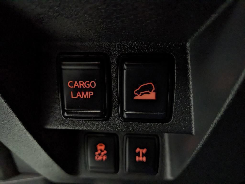 Used 2025 Nissan Frontier PRO-4X AWD/4WD image 16