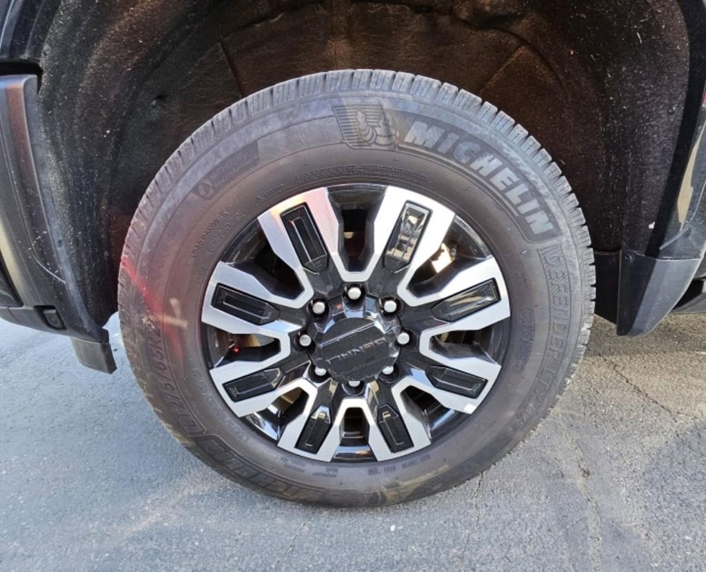Used 2024 GMC Sierra 3500 Denali Ultimate AWD/4WD image 6