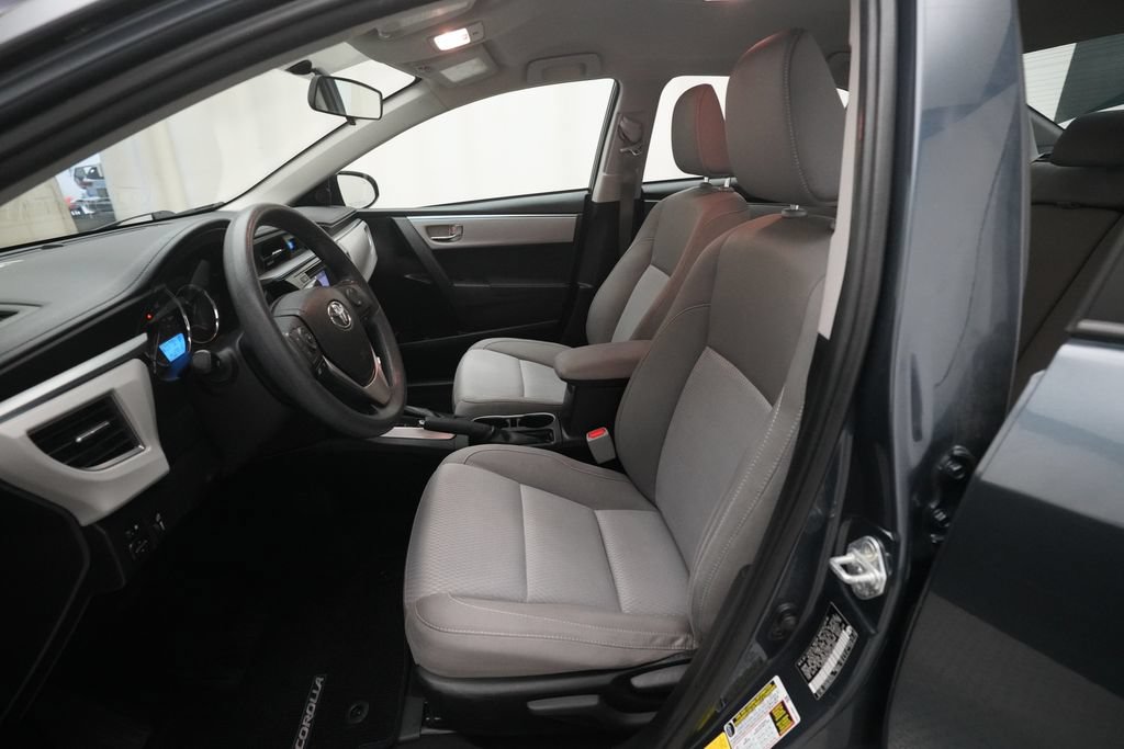 Used 2016 Toyota Corolla LE FWD image 7