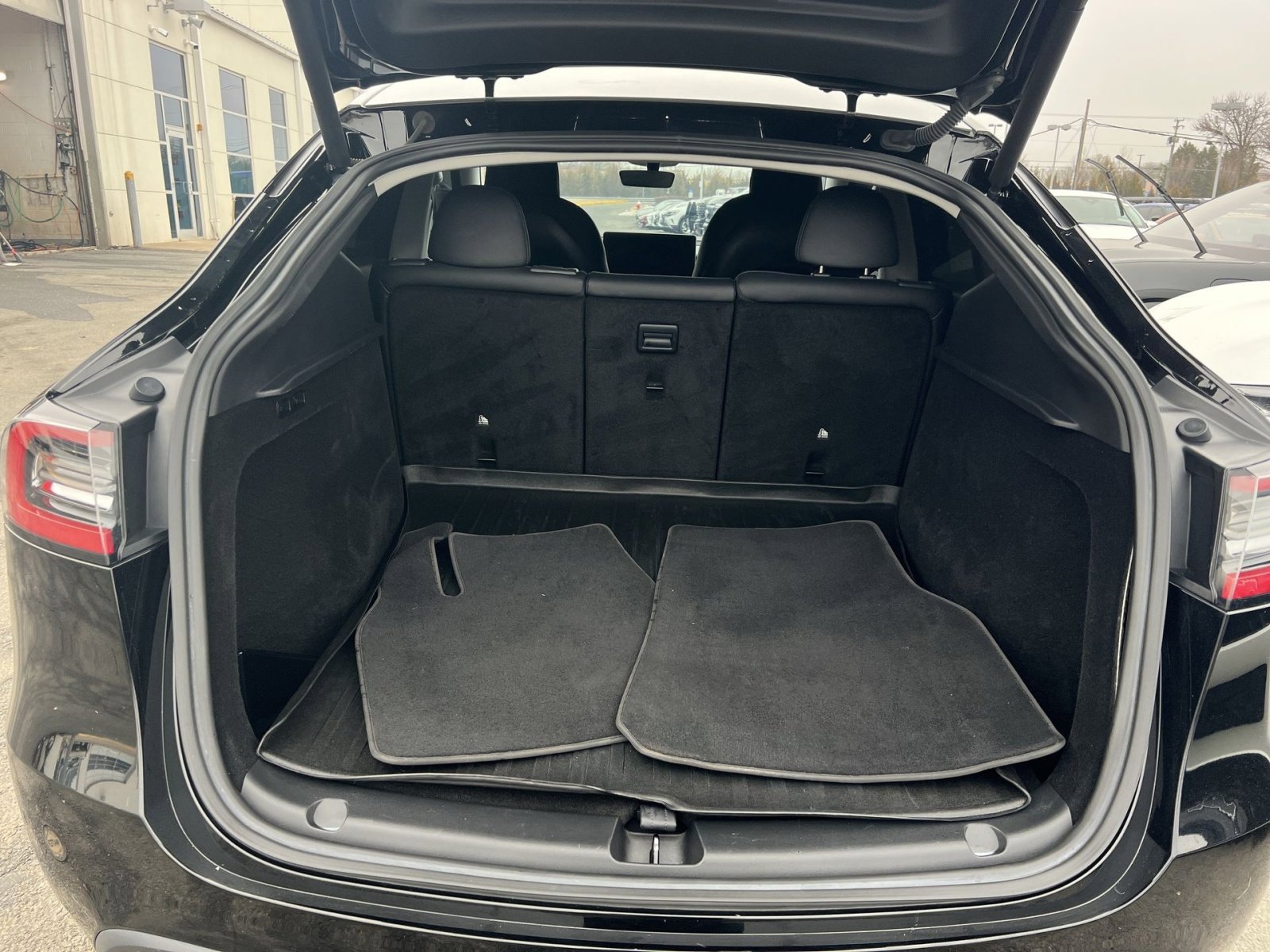 Used 2023 Tesla Model Y Performance image 27