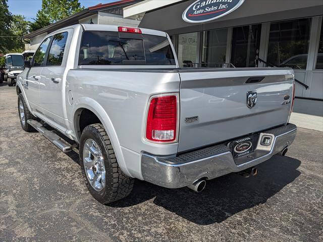 Used 2017 RAM 1500 Laramie AWD/4WD image 3