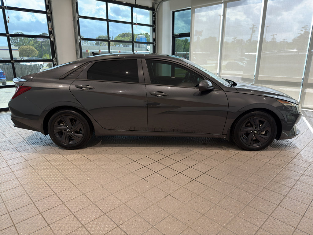 Used 2023 Hyundai Elantra SEL image 6