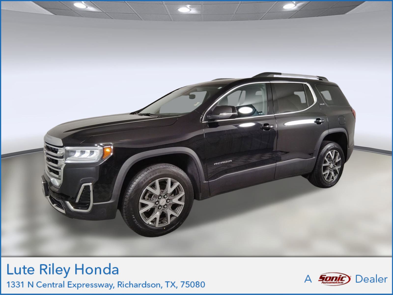 Used 2023 GMC Acadia SLE w/ Driver Convenience Package image 1