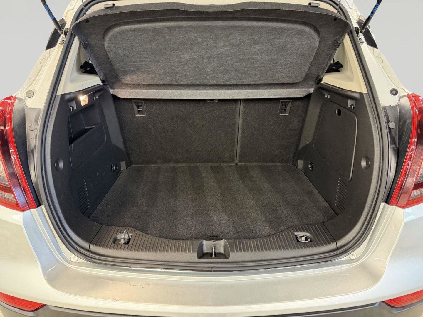 Certified 2022 Buick Encore Preferred w/ Safety Package image 12