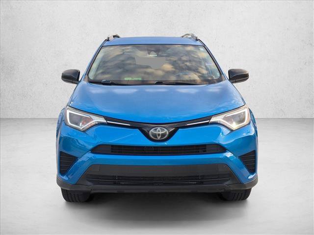 Used 2018 Toyota RAV4 LE FWD image 2