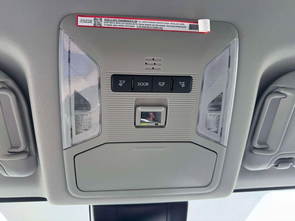 Used 2025 Toyota RAV4 XLE image 30