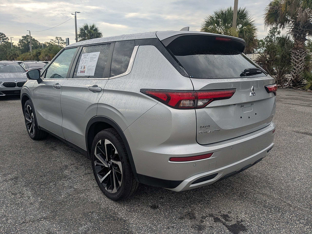 Used 2024 Mitsubishi Outlander SE AWD/4WD image 6