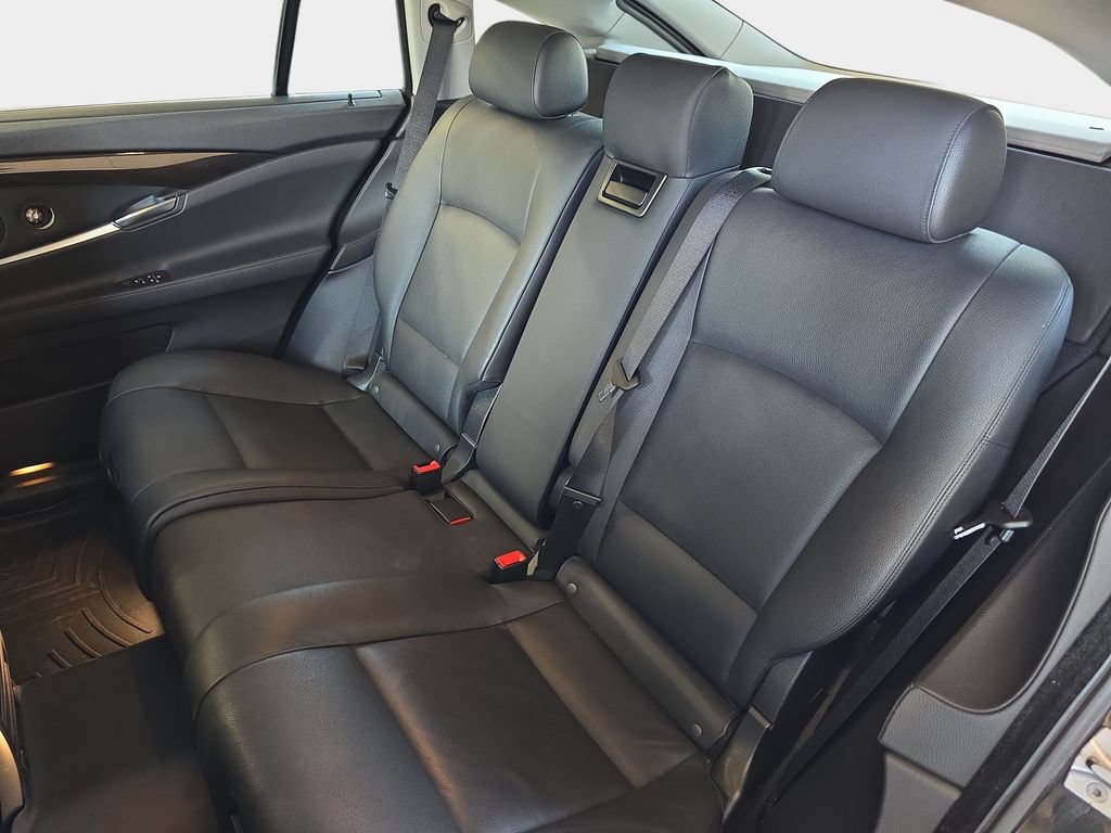 Used 2016 BMW 550i Gran Turismo xDrive AWD/4WD image 17
