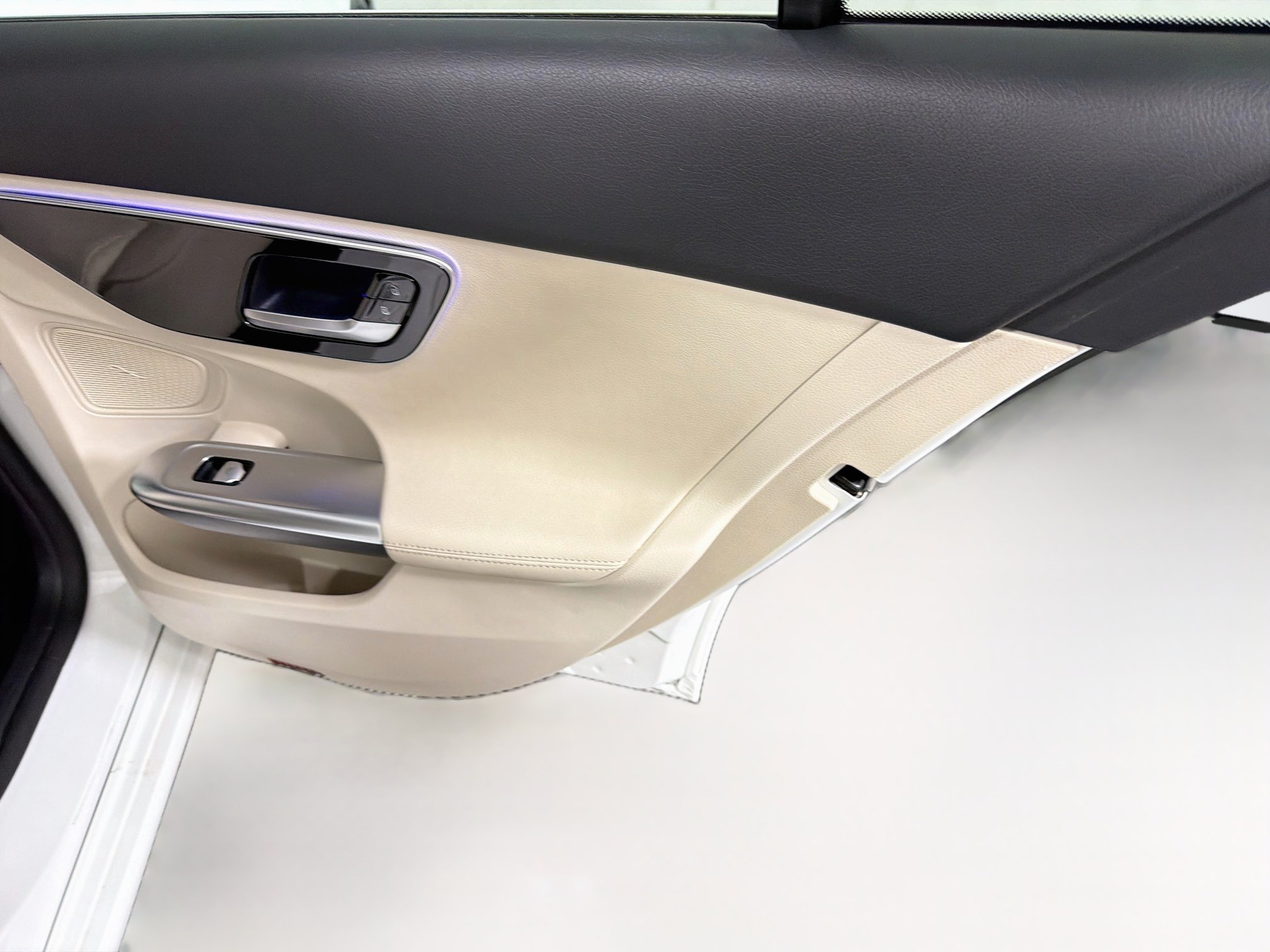 Used 2025 Mercedes-Benz C 300 Sedan image 30