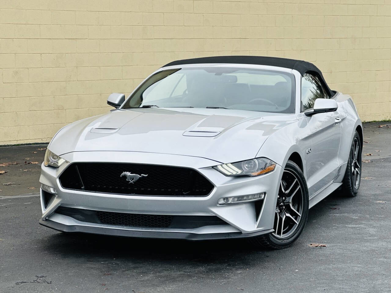 Used 2019 Ford Mustang GT Premium RWD image 3