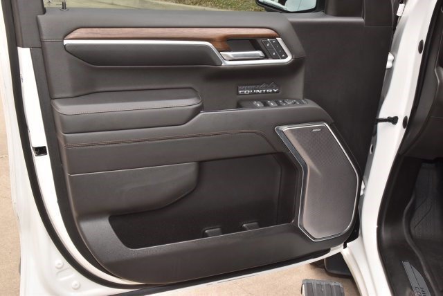 Used 2022 Chevrolet Silverado 1500 High Country w/ High Country Premium Package AWD/4WD image 38