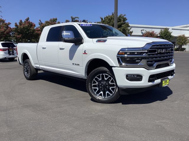 Used 2025 RAM 2500 Limited AWD/4WD image 2