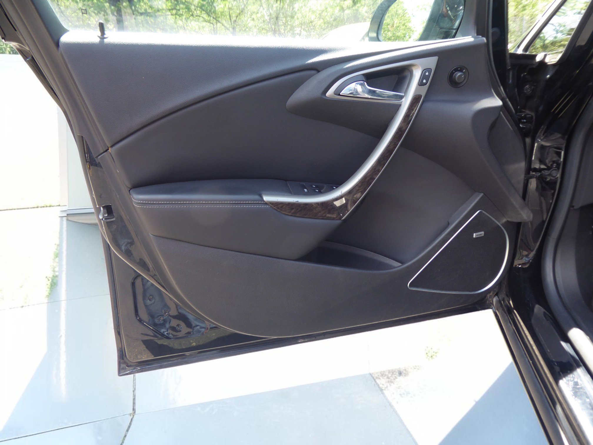 Used 2012 Buick Verano Leather FWD image 24