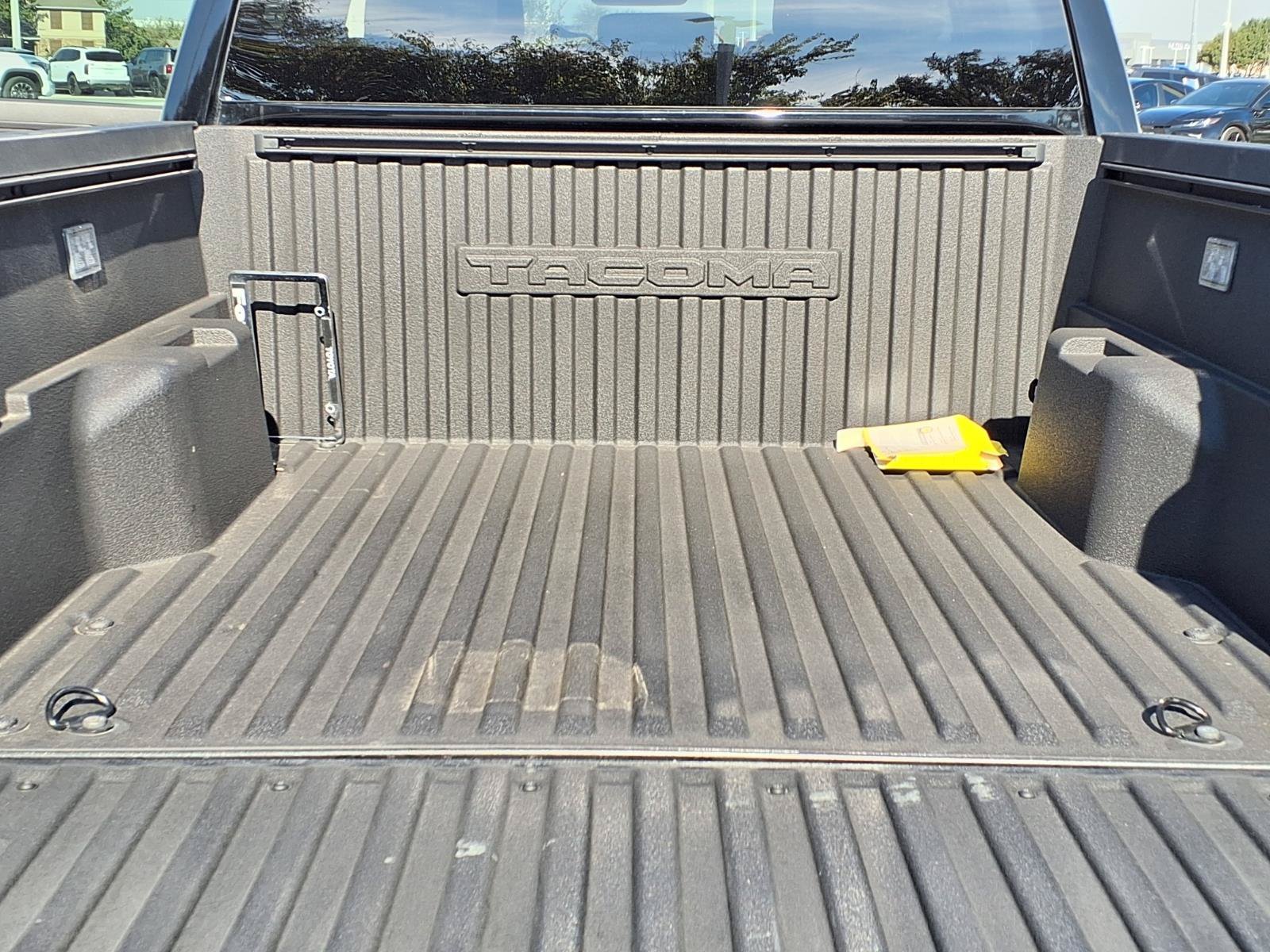 Used 2025 Toyota Tacoma TRD Sport AWD/4WD image 28