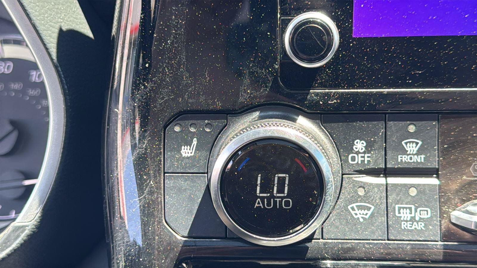 Used 2024 Toyota Highlander XLE AWD/4WD image 22