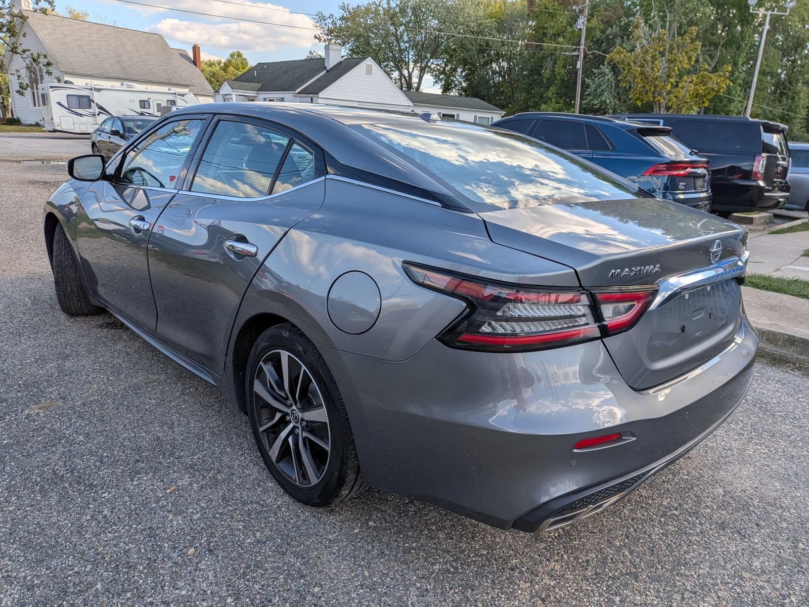Used 2020 Nissan Maxima 3.5 SV w/ Floor Mat Group FWD image 3