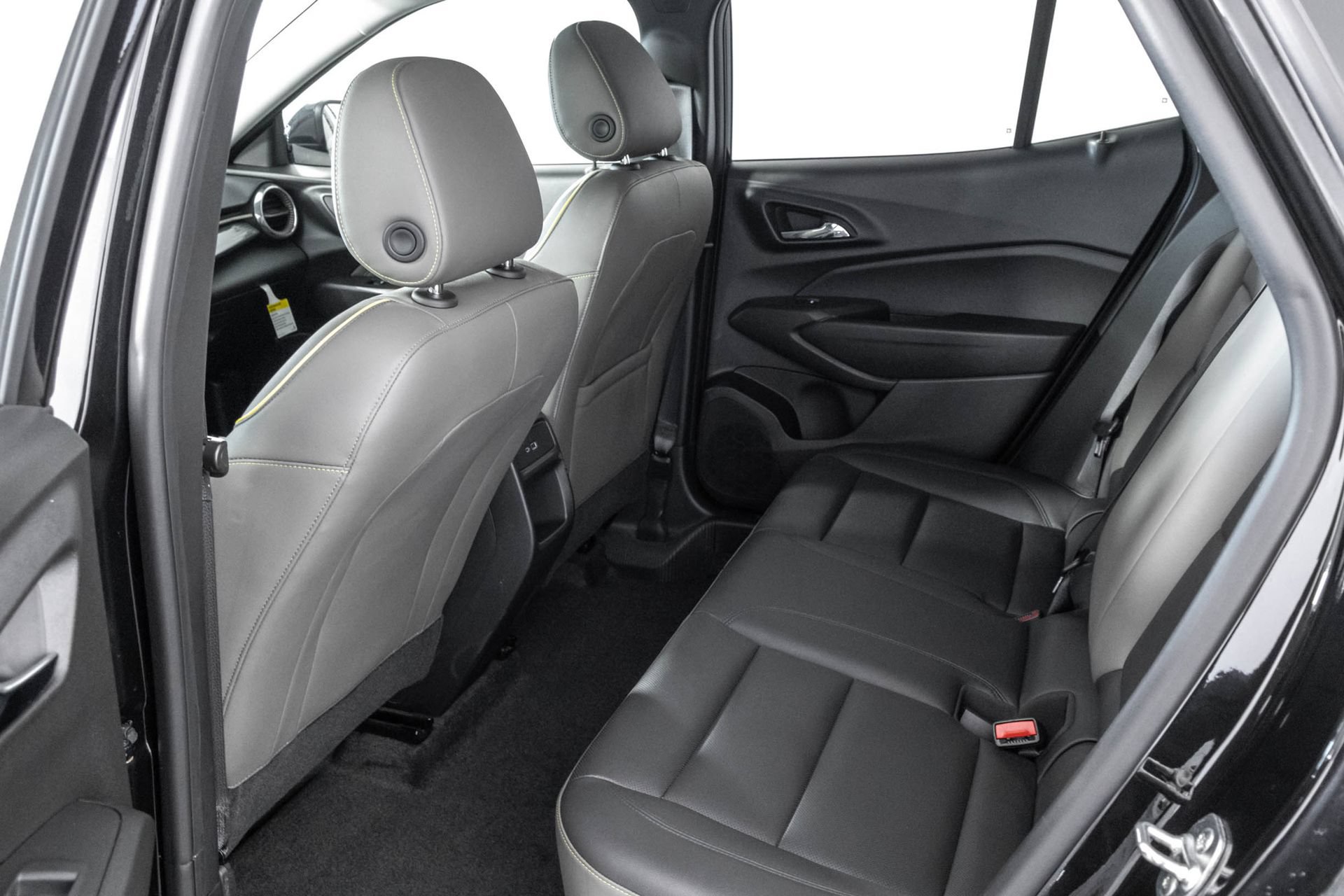 Used 2024 Chevrolet Trax ACTIV w/ Driver Confidence Package FWD image 35