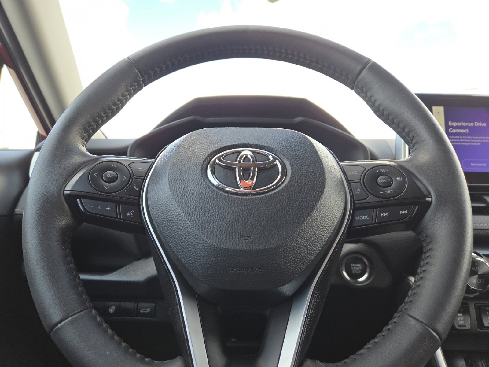 Used 2025 Toyota RAV4 XLE w/ Convenience Package image 27