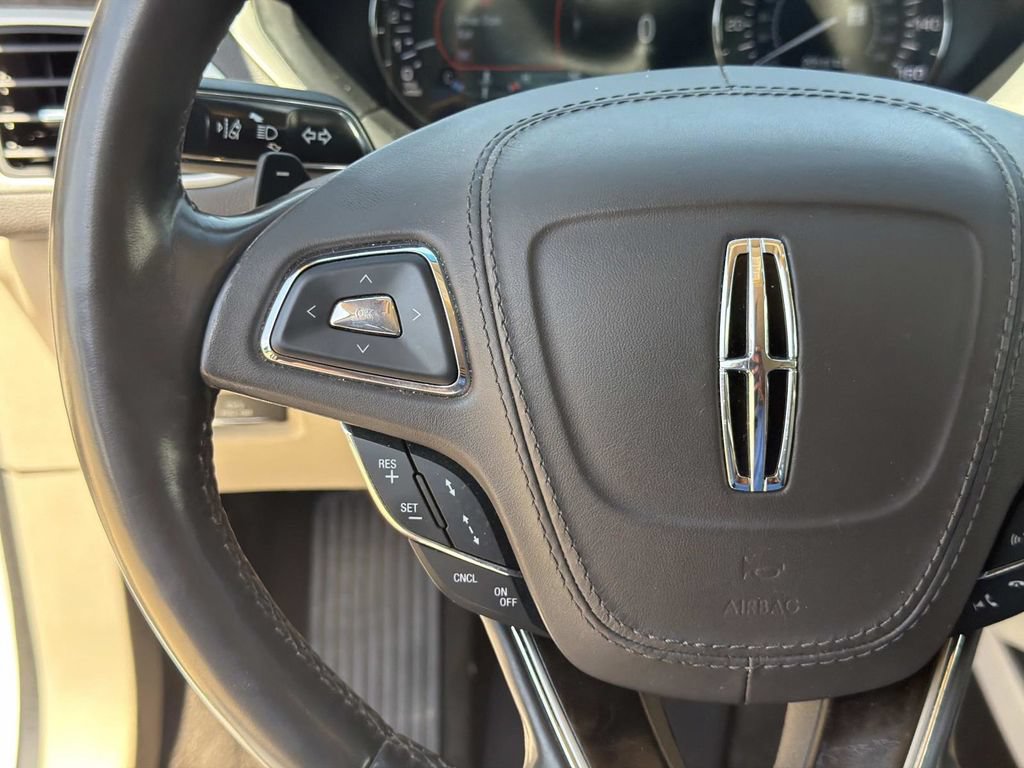 Used 2020 Lincoln MKZ Reserve w/ Monochromatic Package FWD image 25