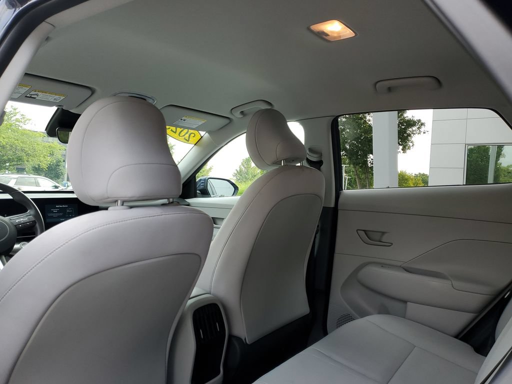 Used 2025 Hyundai Kona SEL FWD image 13
