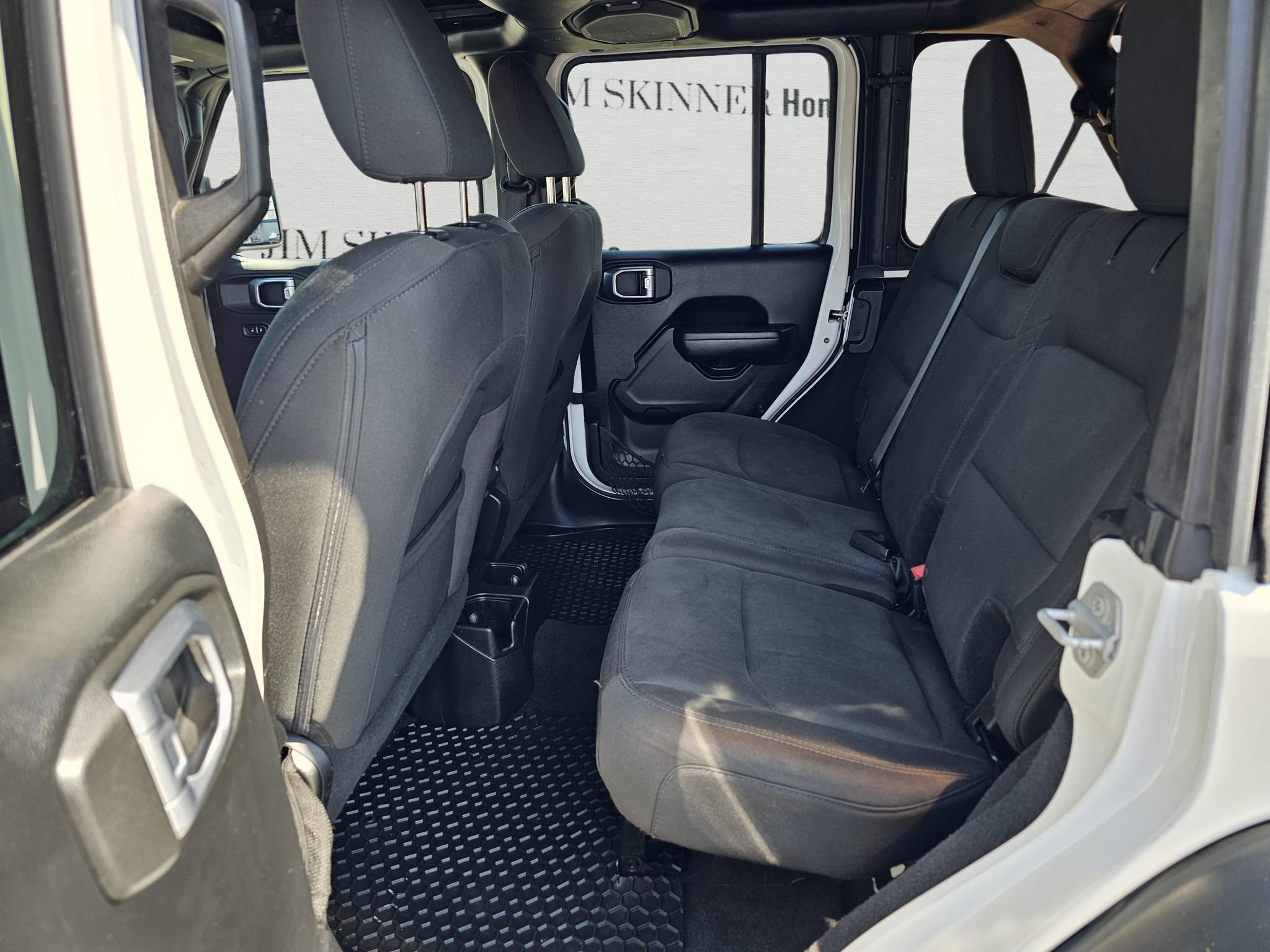 Used 2018 Jeep Wrangler Unlimited Sport S AWD/4WD image 30