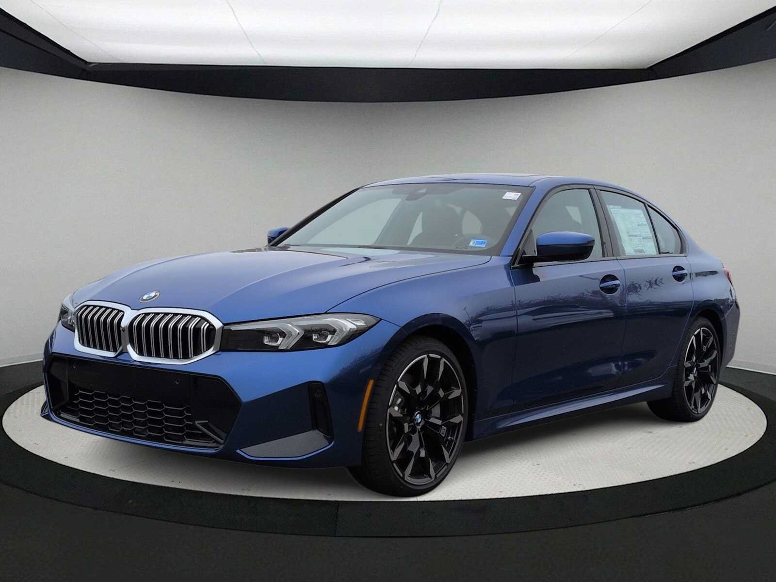 Used 2026 BMW 330i xDrive Sedan w/ M Sport Package AWD/4WD image 4