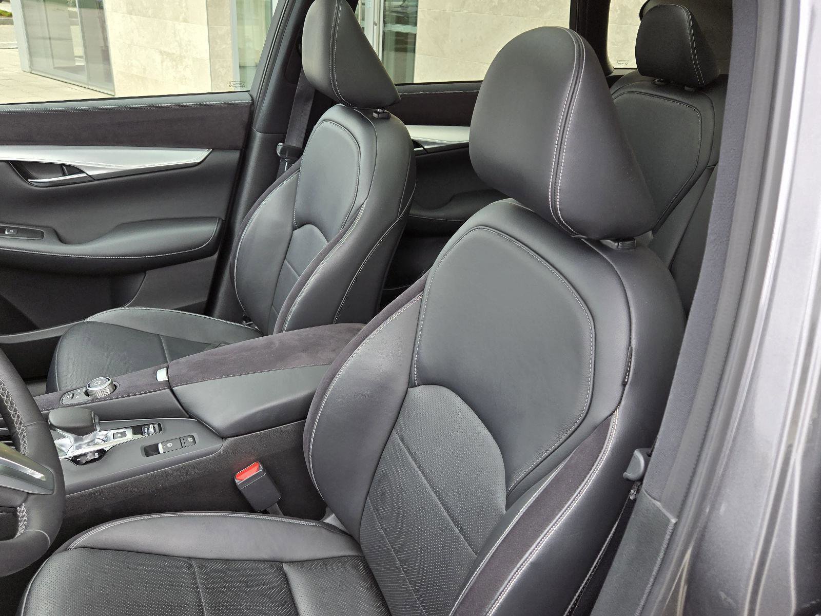 Used 2022 INFINITI QX50 Sensory image 6