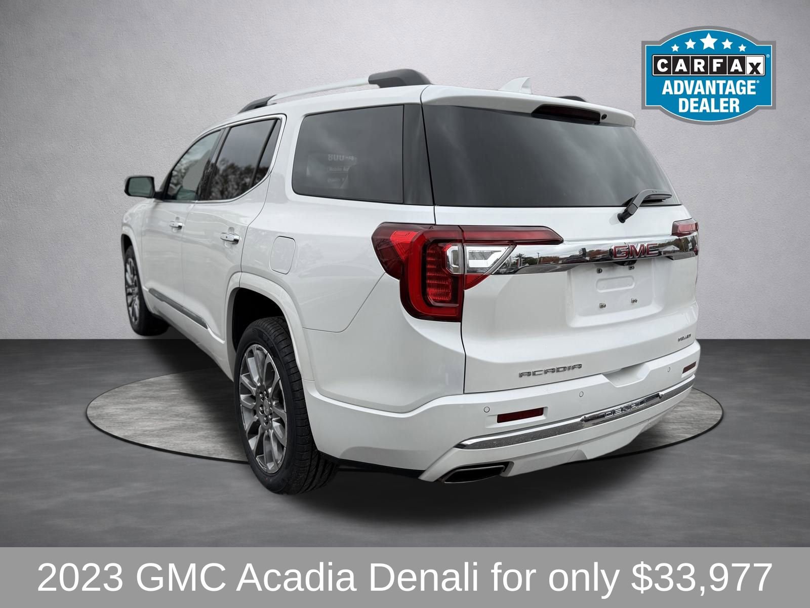 Used 2023 GMC Acadia Denali w/ Denali Ultimate Package AWD/4WD image 3