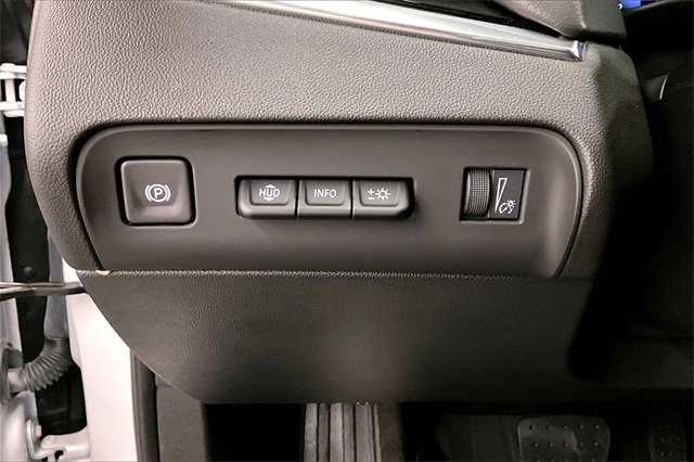 Used 2024 Buick Enclave Avenir image 36