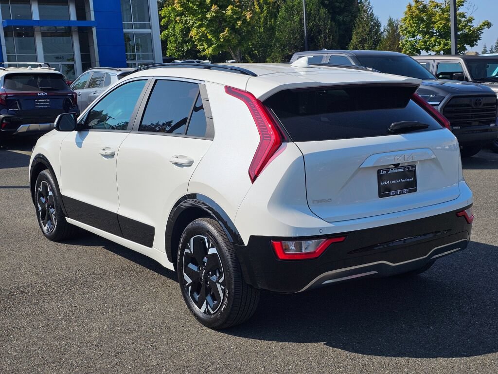 Certified 2024 Kia Niro Wind w/ Wind Preserve Package FWD image 7