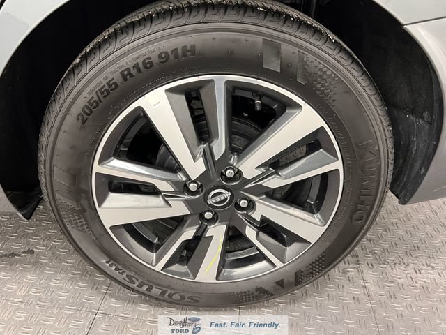 Used 2025 Nissan Versa SV FWD image 20