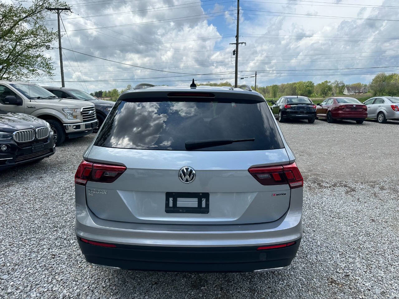 Used 2019 Volkswagen Tiguan SE w/ Panoramic Sunroof Package image 6