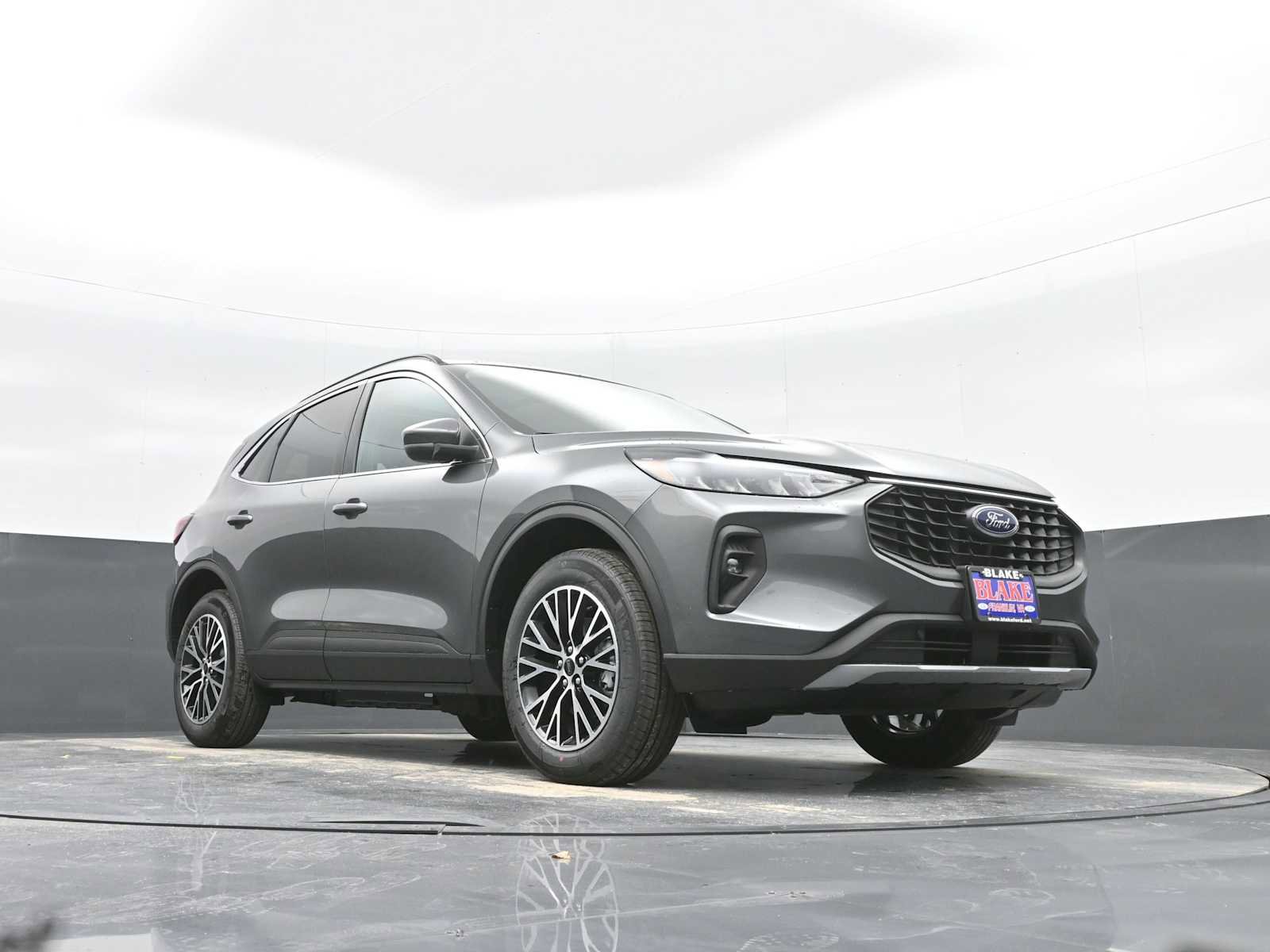 New 2025 Ford Escape SE image 30